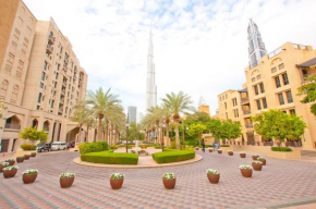Walk to Dubai Mall Yansoon 7
